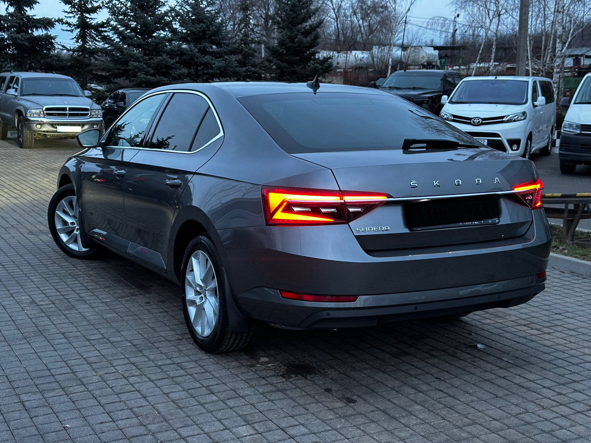 Skoda Superb foto 3