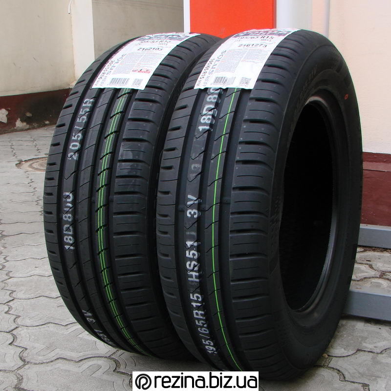 Резина kumho r17. Kumho Solus hs51. Kumho Ecsta hs51 195/65 r15. Kumho hs51 205/55 r16. Кумхо 195-50-15 летняя HS 51.