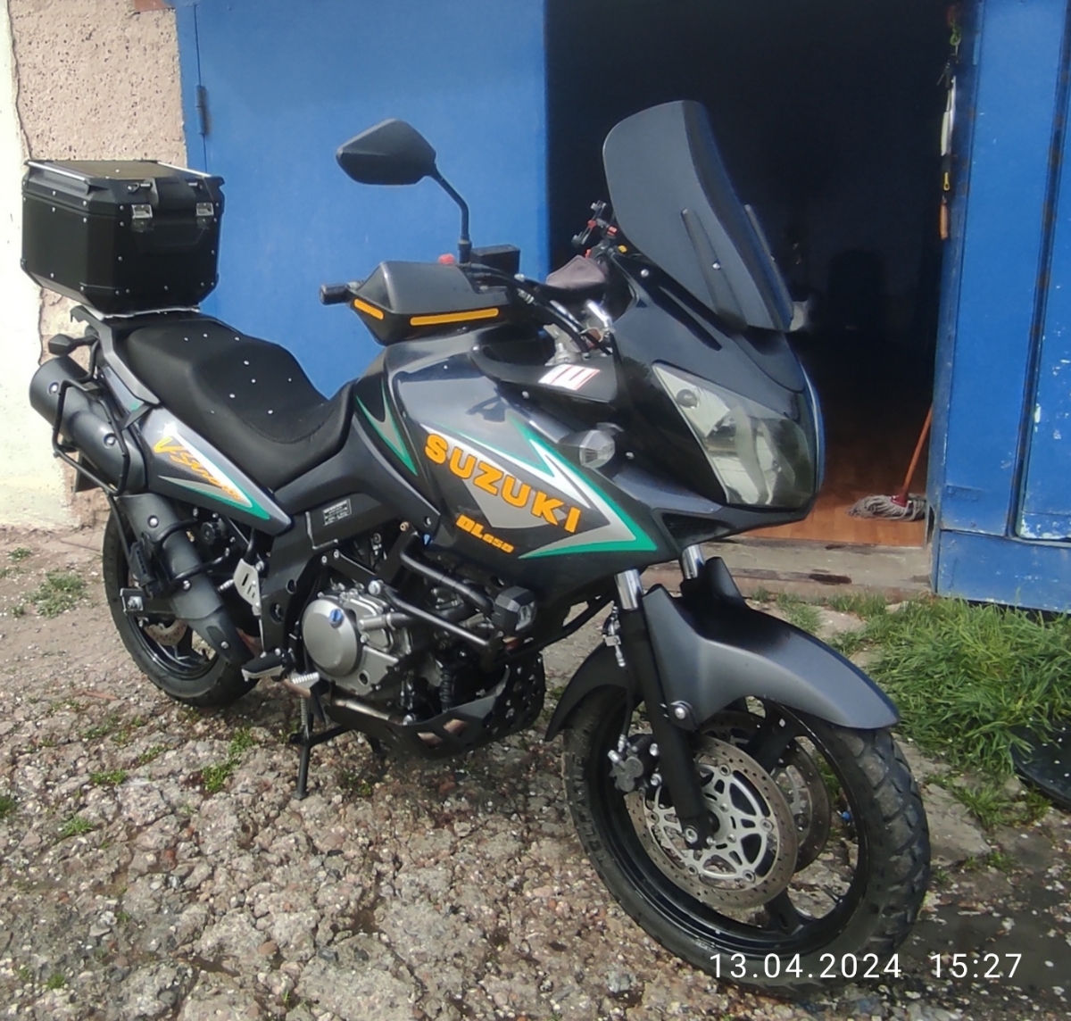 Suzuki V-Strom foto 2