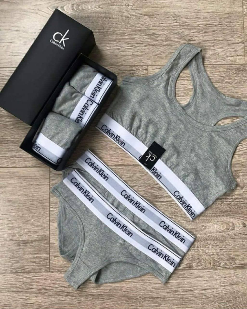 Нижнее бельё Calvin Klein foto 1