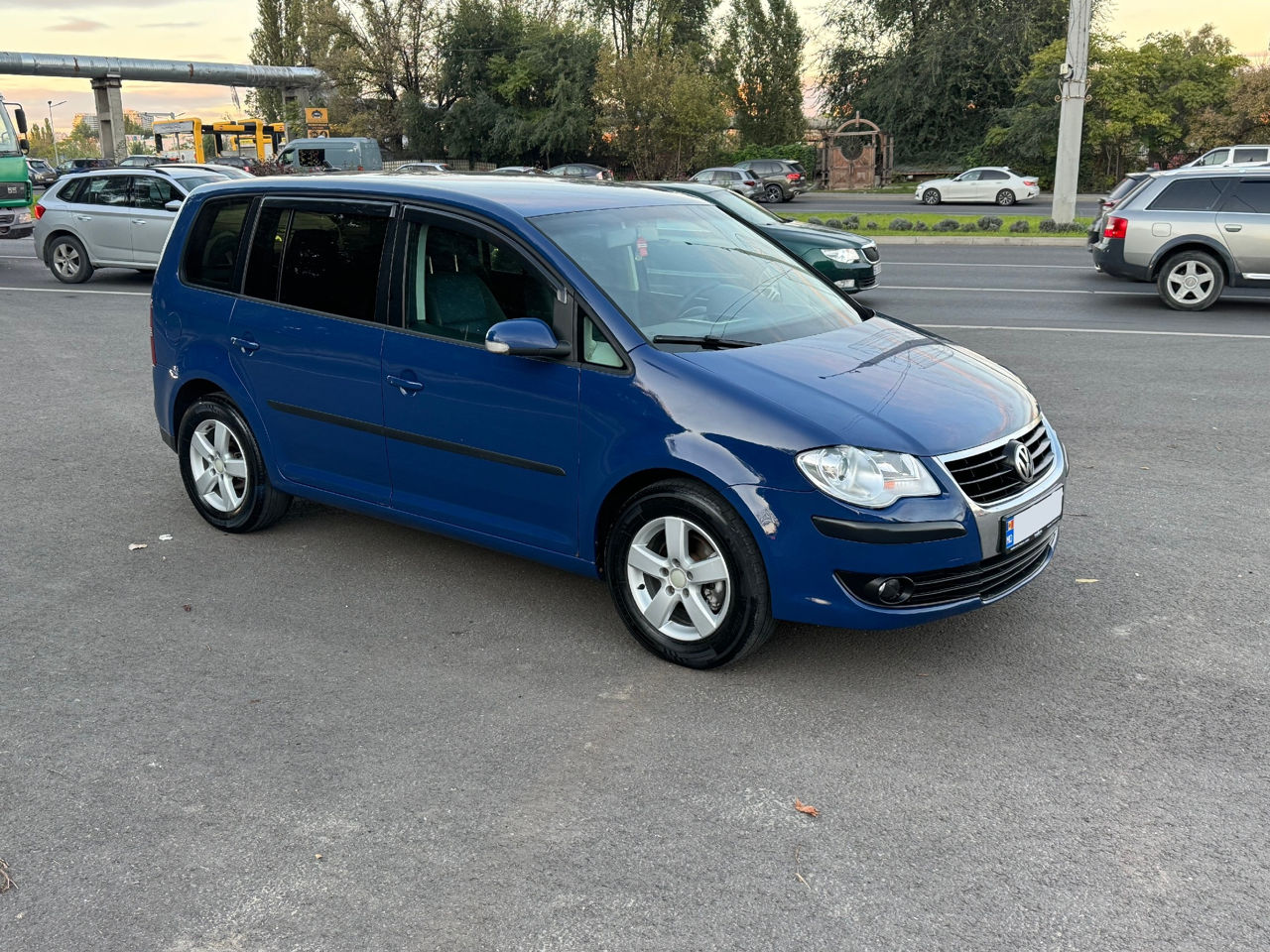 Volkswagen Touran фото 2