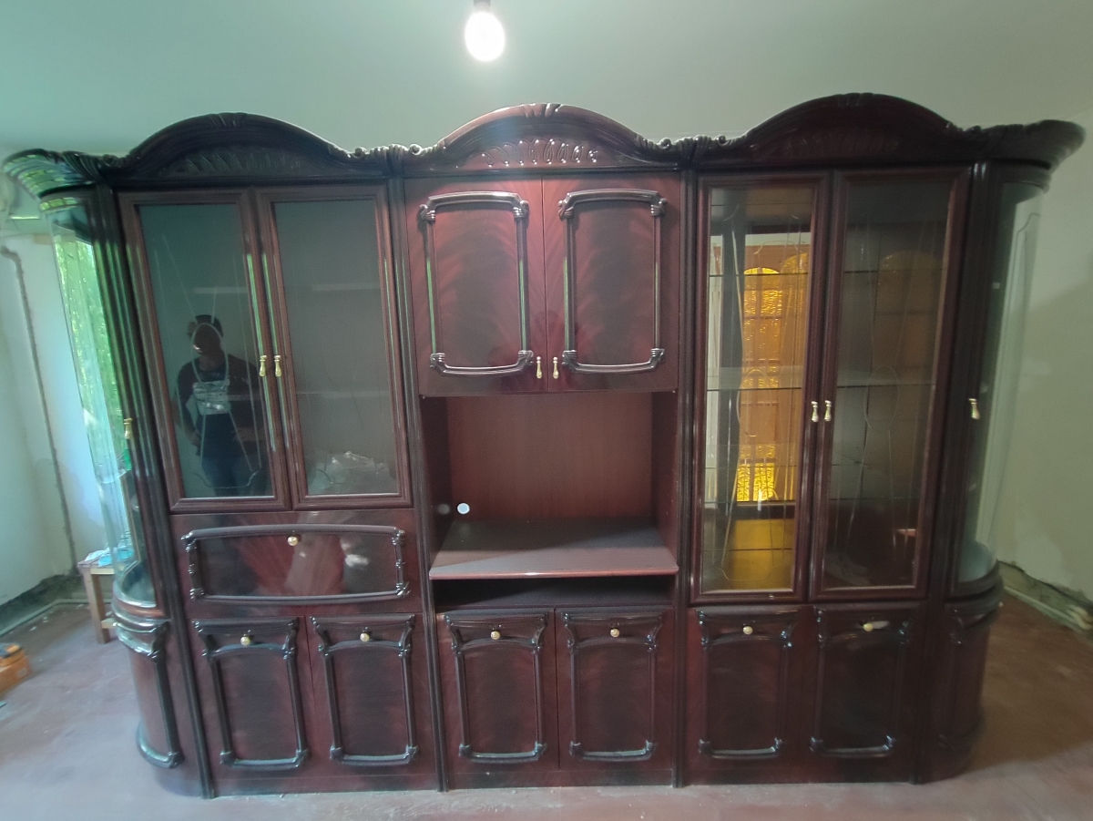 Vind mobilier Italian cu elemente din lemn stare ideala фото 2
