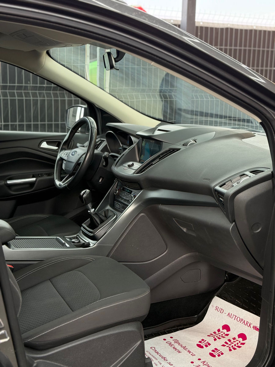 Ford Kuga фото 7