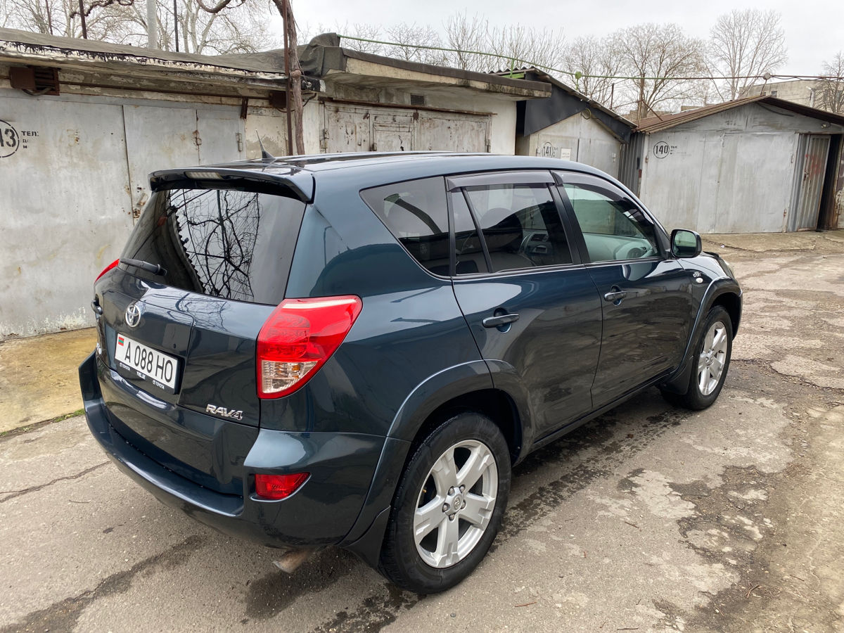 Toyota Rav 4 foto 4