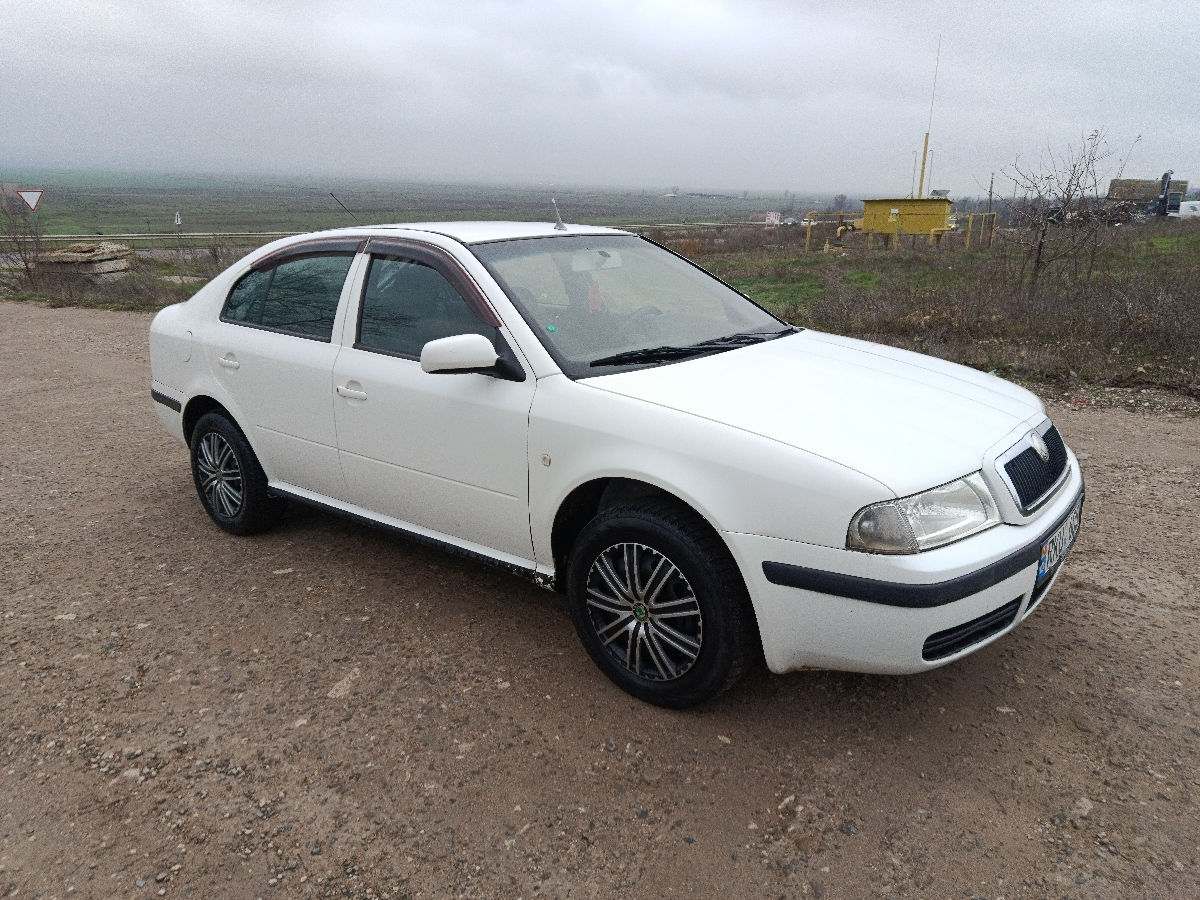 Skoda Octavia 2008 г. с пробегом 290000 км, Бензин, 2200 €