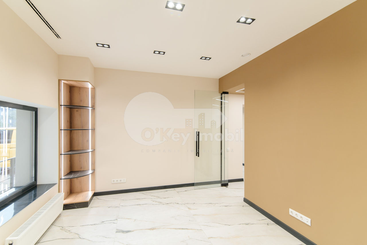 Spațiu comercial, 155 mp, Centru, 2500 € ! foto 6