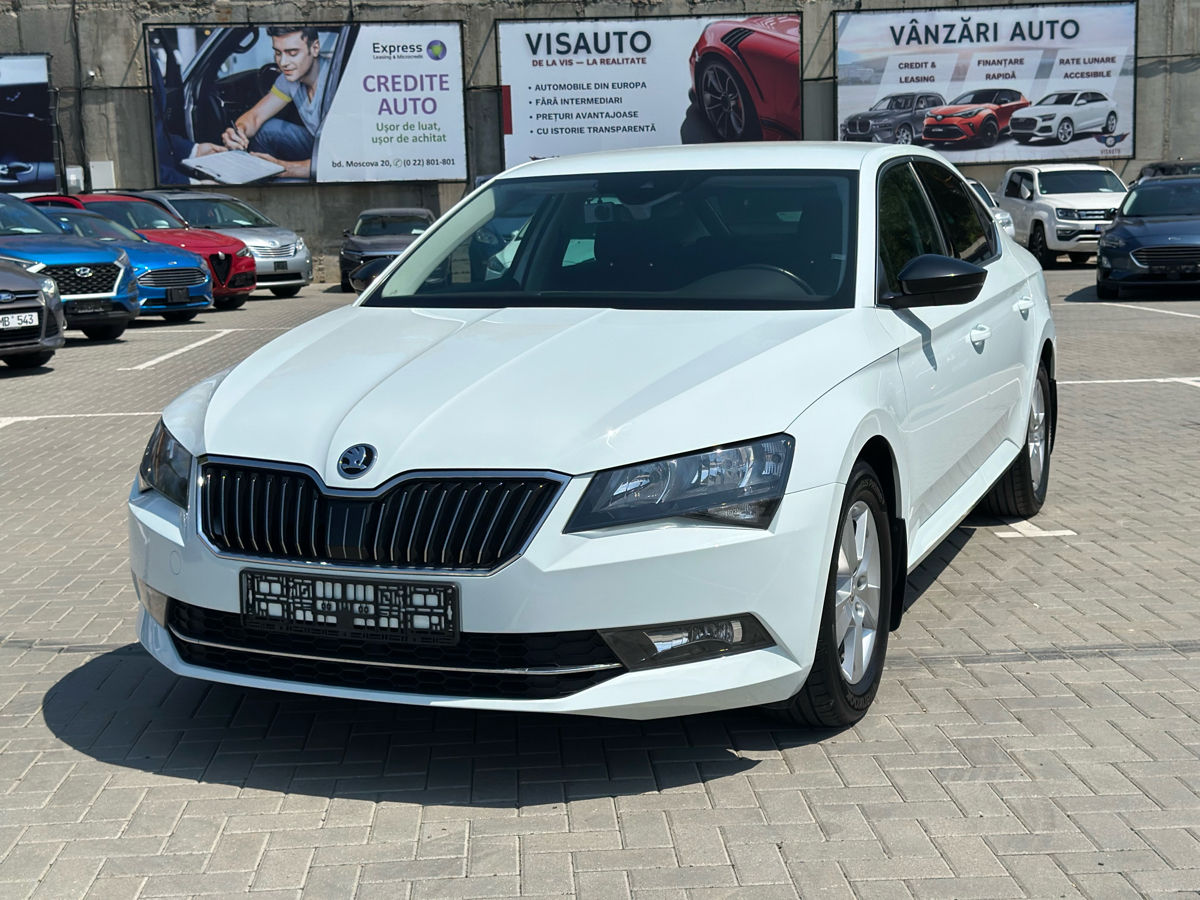 Skoda Superb foto 0