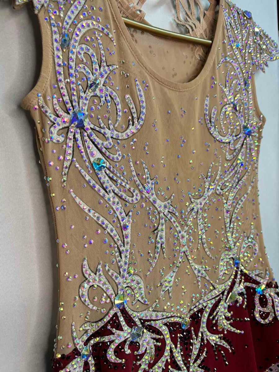 Costum pentru gimnastică ritmică foto 3