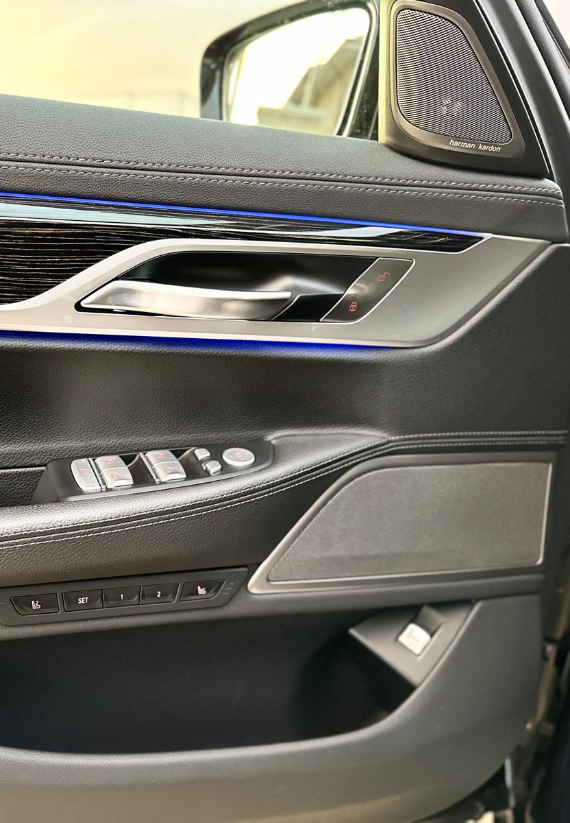 BMW 7 Series foto 9