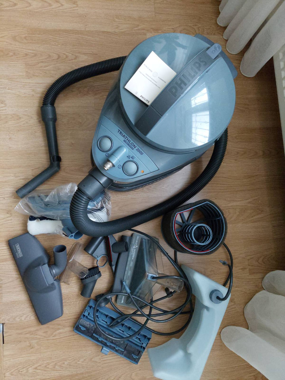Моющий пылесос Philips Triathlon 2000 turbo system.