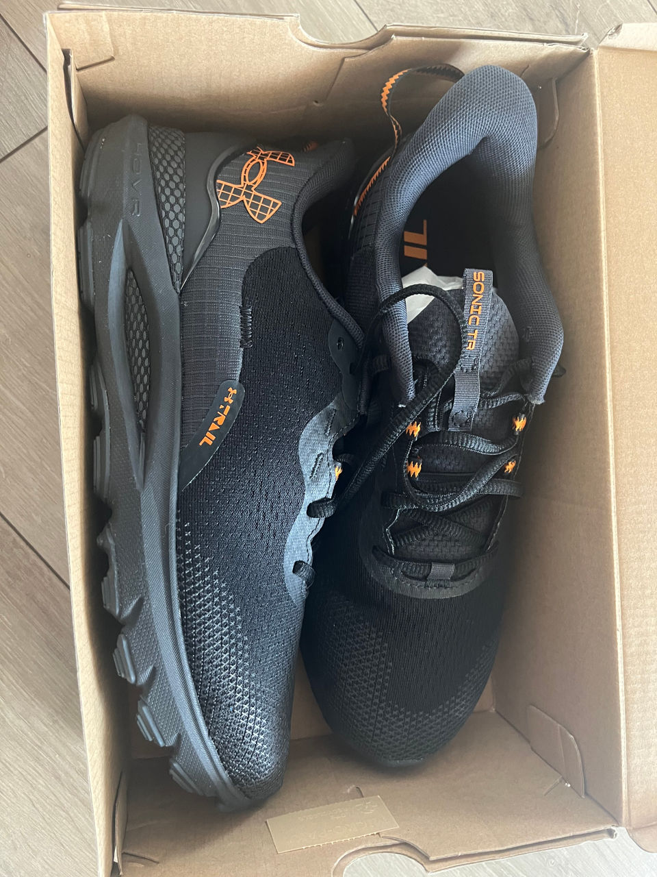 Adidasi Under Armour foto 0