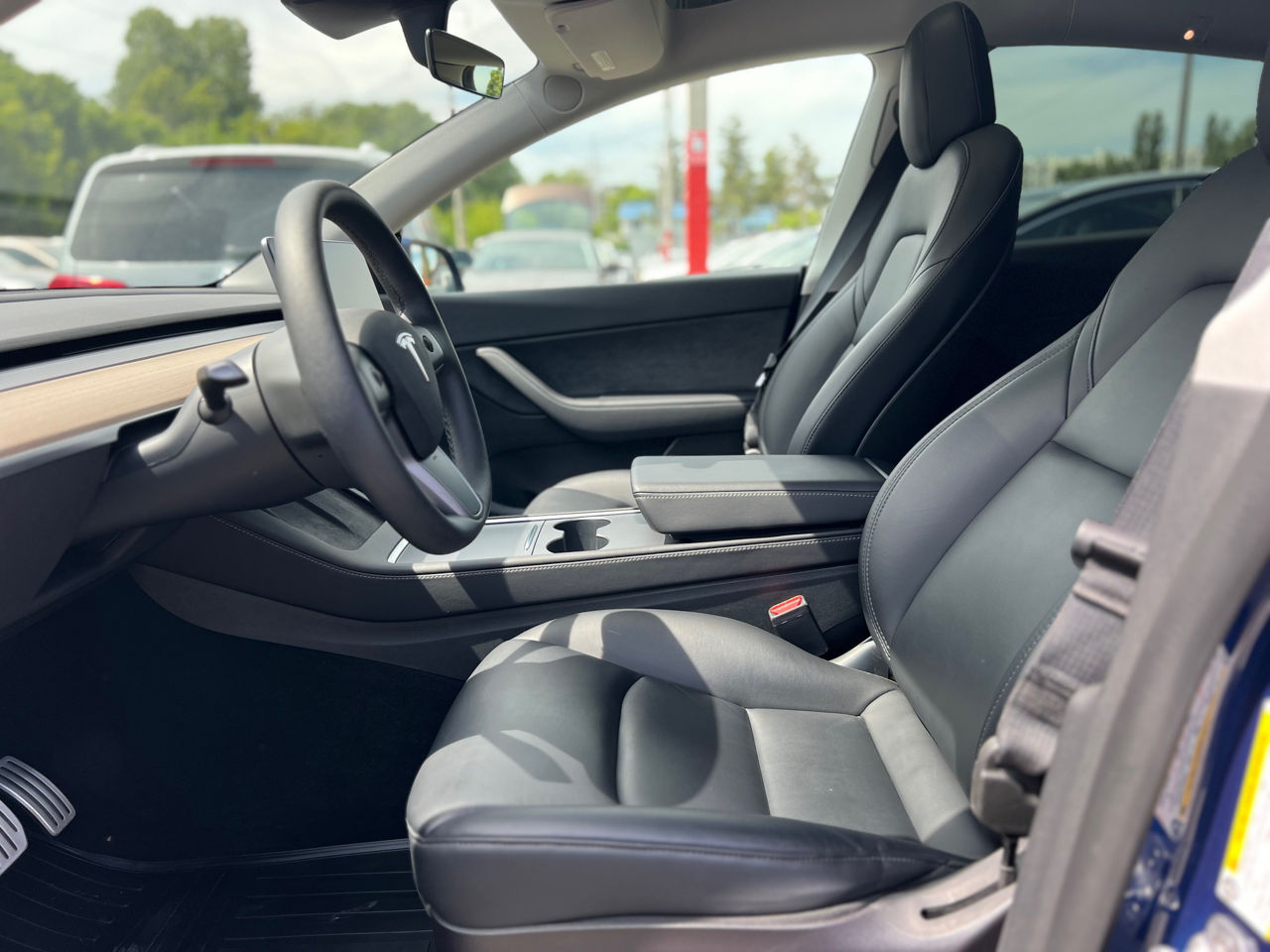 Tesla Model Y foto 7