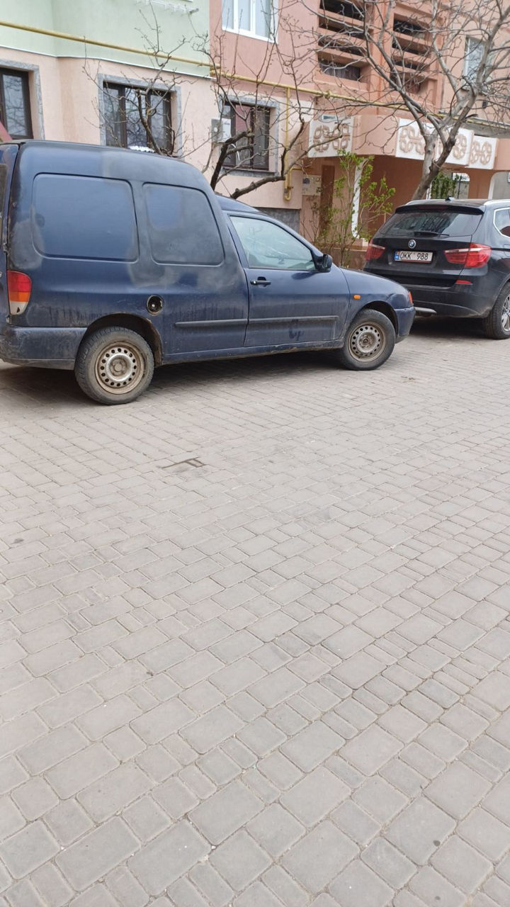 Volkswagen Caddy foto 1
