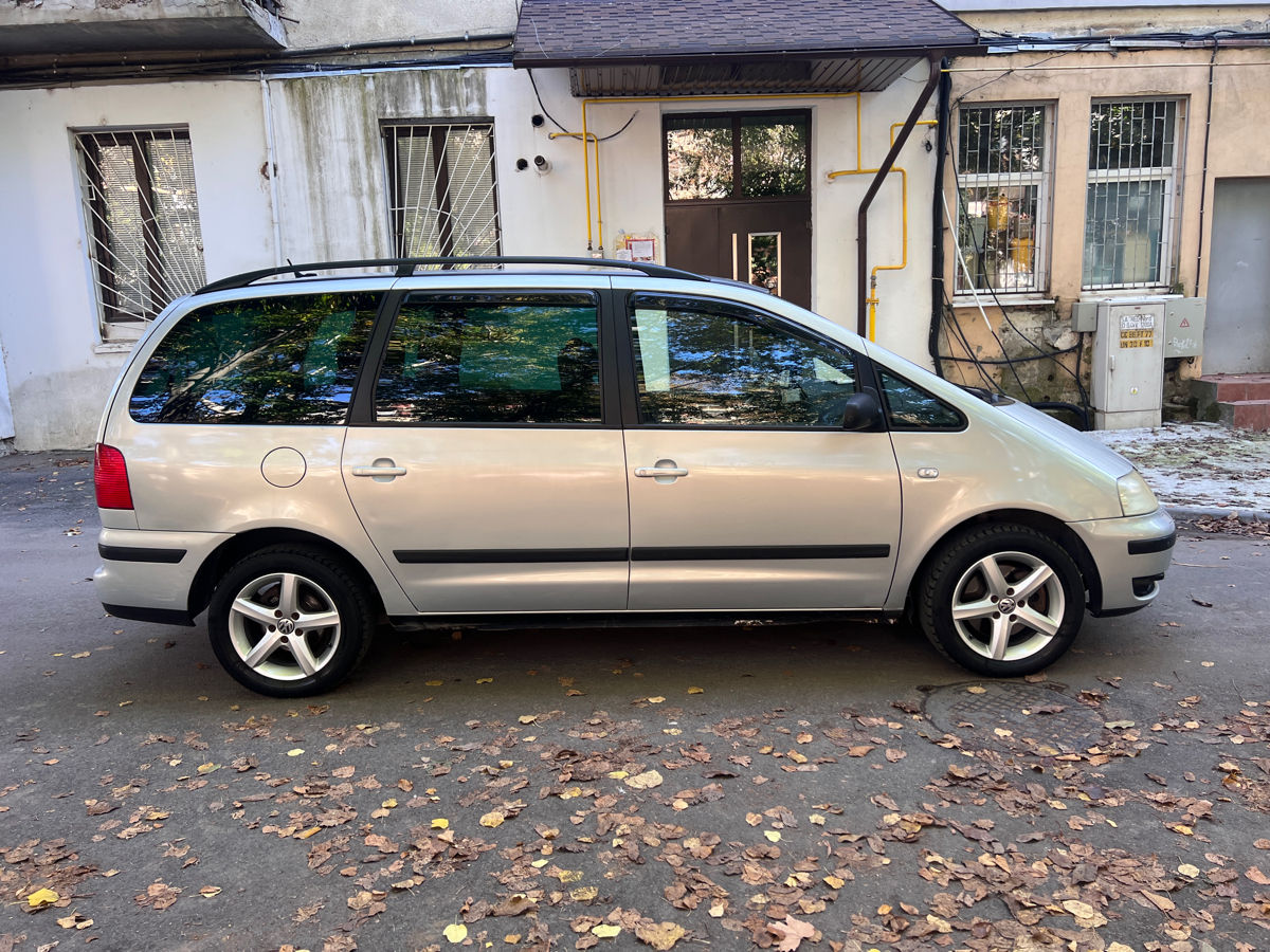 Volkswagen Sharan foto 2