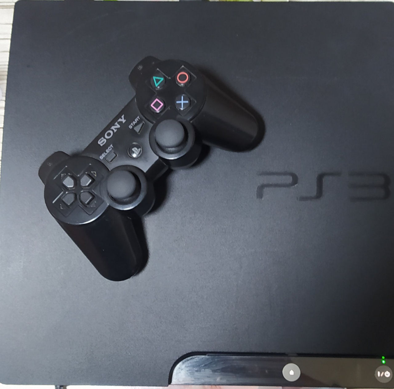 Продам Playstation 3 Slim 120 гб + прошивка HEN + 21 игра