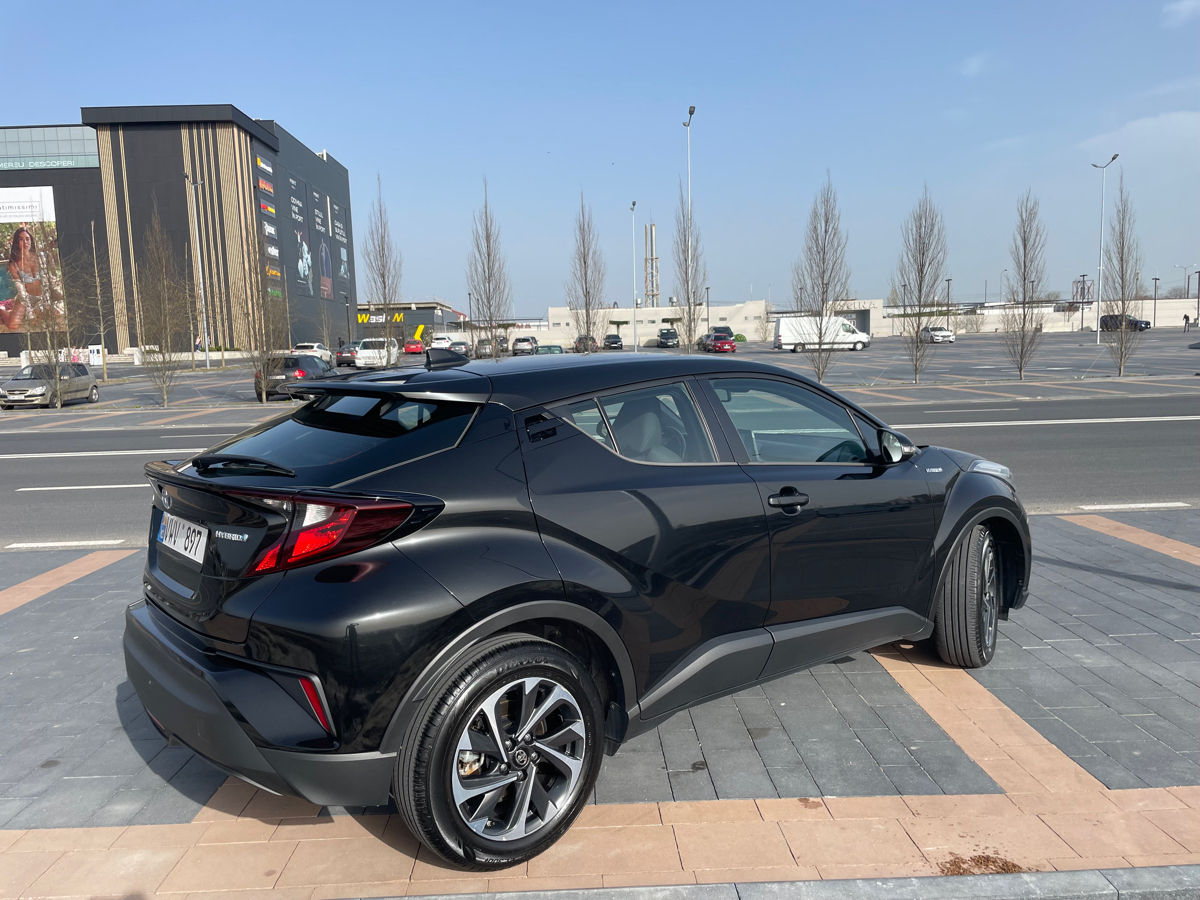 Toyota C-HR foto 0