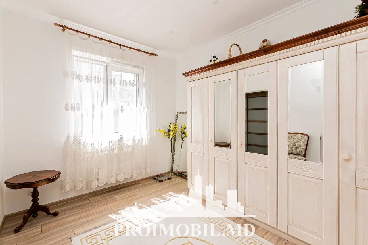 Apartament cu 3 camere, 136 m², Centru, Chișinău foto 9