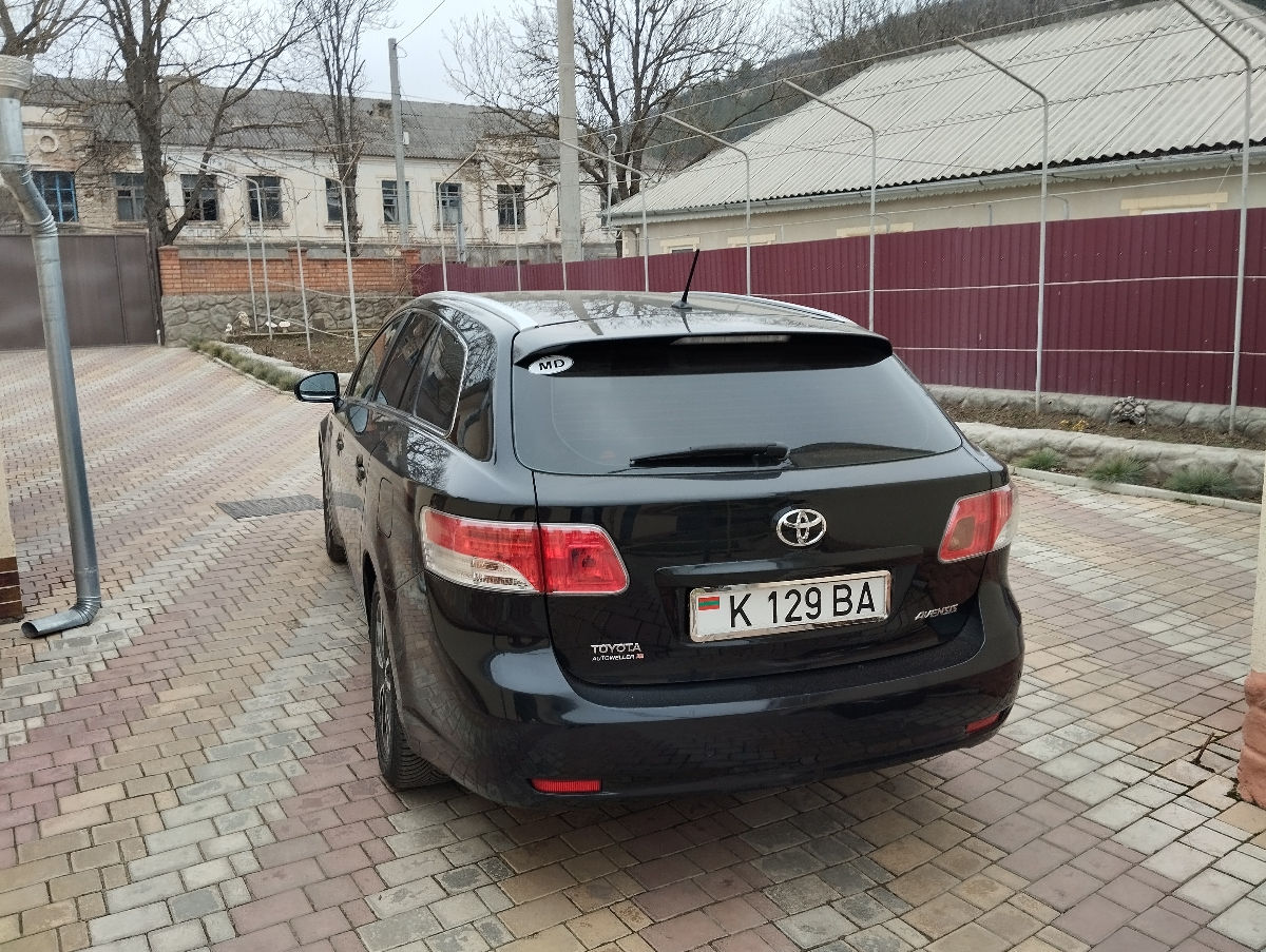 Toyota Avensis foto 3