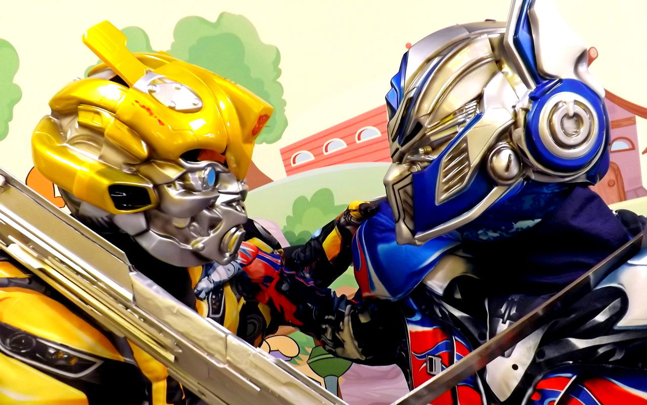 Optimus Prime si Bumblebee / Оптимус Прайм и Бамбэлби