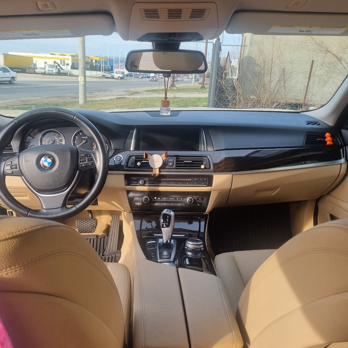 BMW 5 Series foto 7