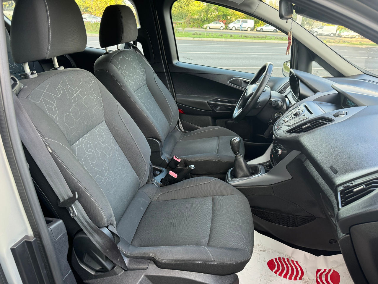 Ford B-Max foto 9