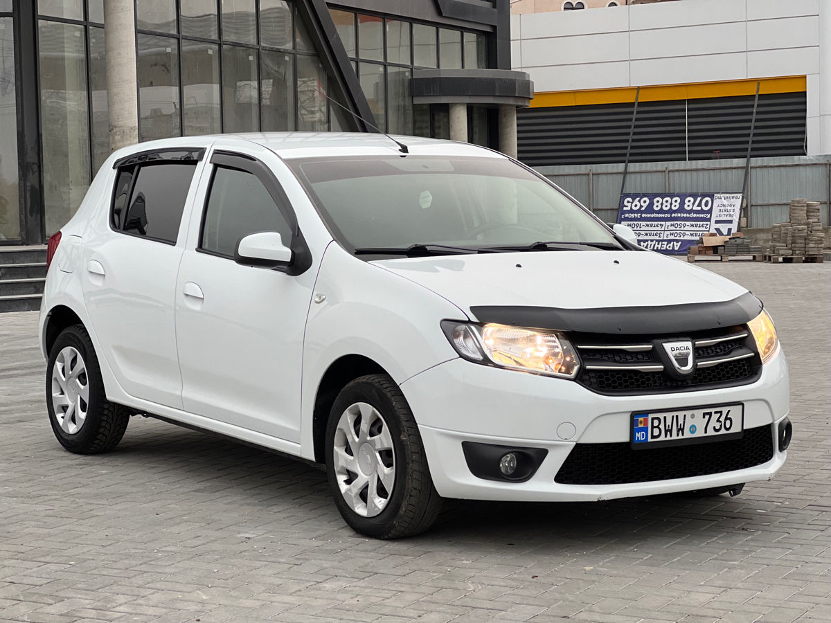 Dacia Sandero foto 2