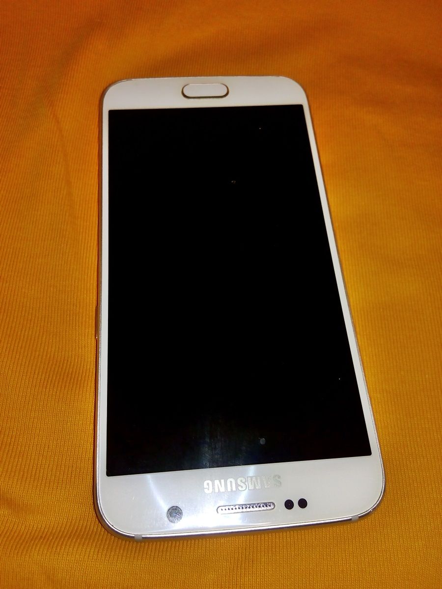 Флагманский смартфон Samsung Galaxy S6 белый жемчуг
