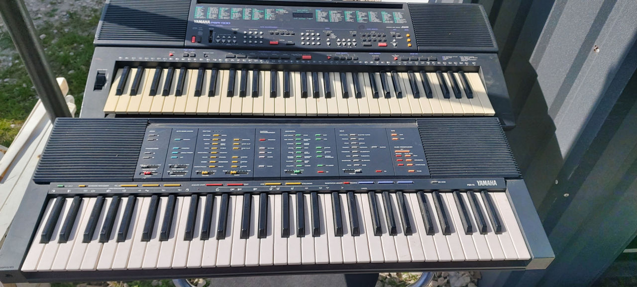  Korg i5S      Yamaha  PSR 400  и   PSR 70    Kawai ES6B     Neusonik  iBoard 4   foto 0