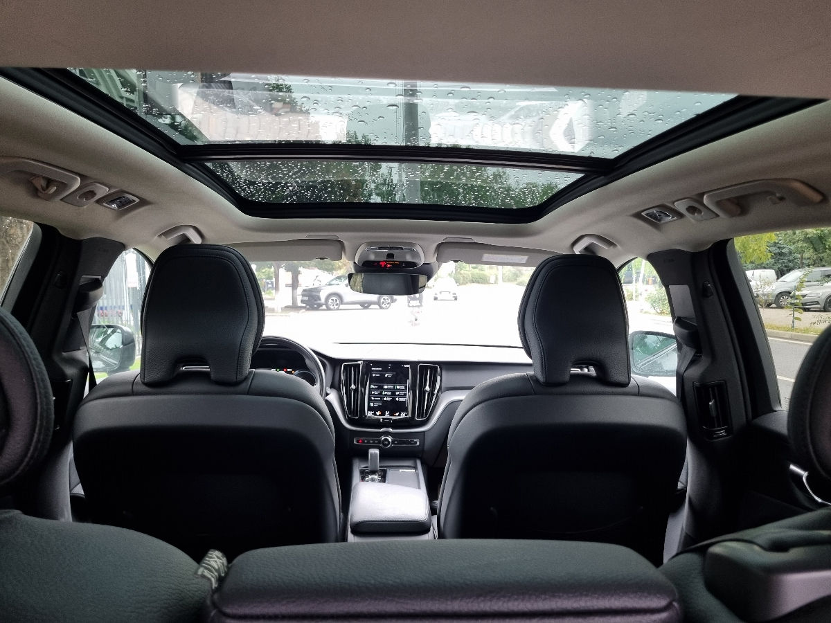Volvo XC60 2021 photo 16
