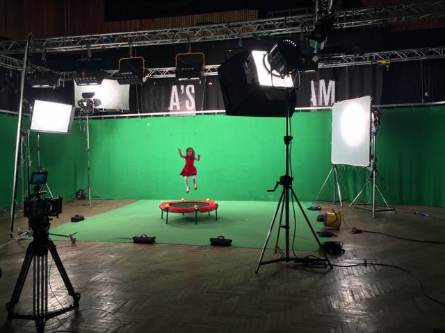 Съемочный павильон в аренду.  Video Studio Rental. Chromakey 30m*6.0m Green/ Blue/ White фото 2