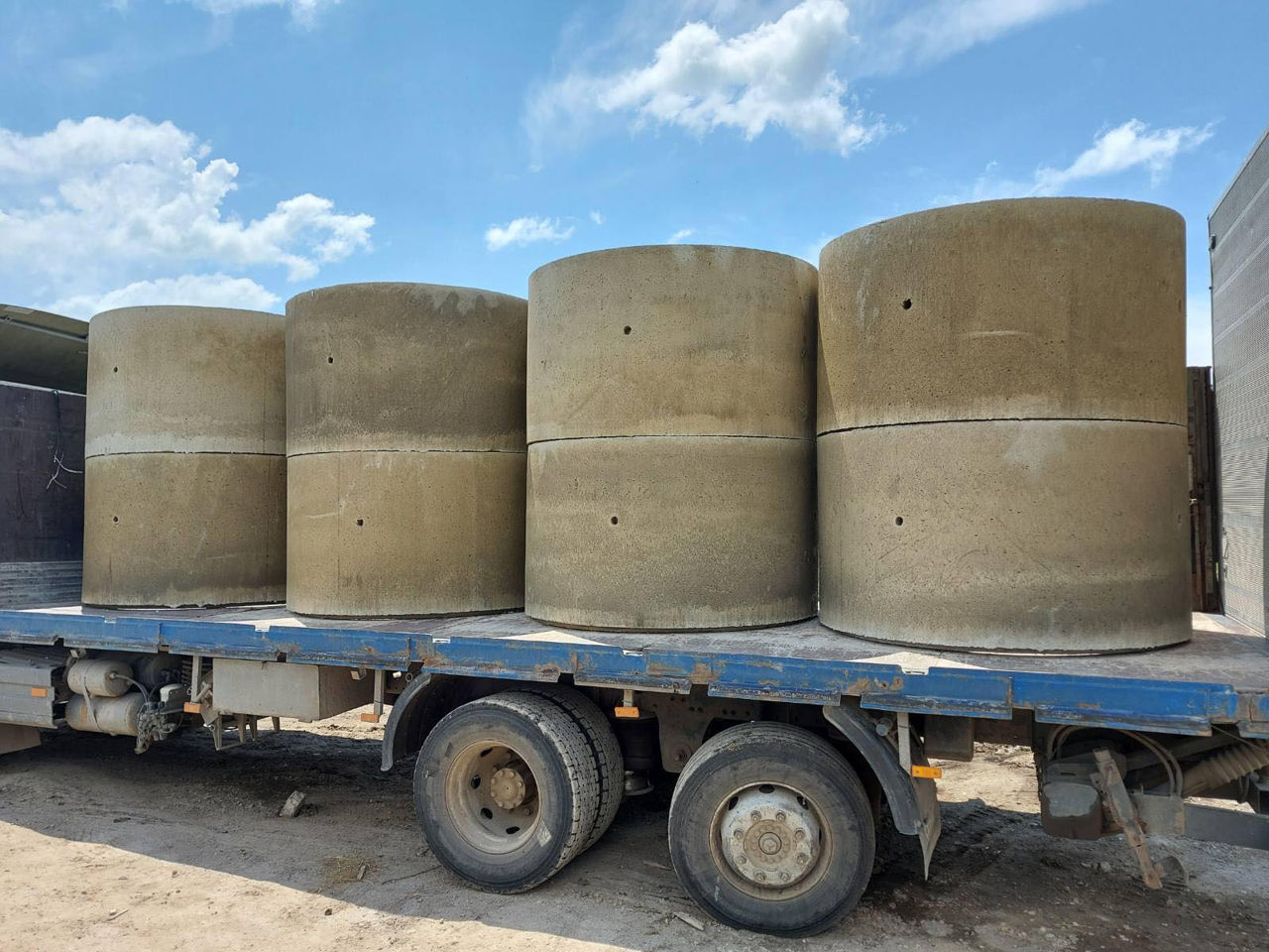 In vinzare tuburi din beton pot fi utilizate la canalizari, fântâni , subtraversari, podete. foto 0