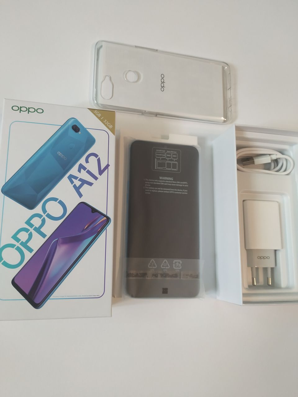 Oppo 12A 3/32 1600 лей. Новый