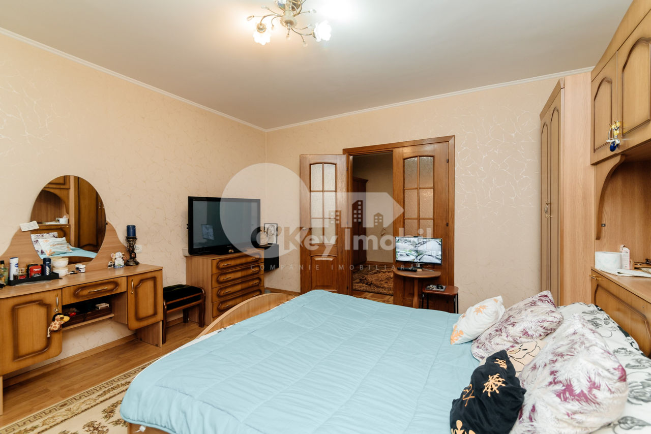 Apartament cu 4 camere, 140 m², Ciocana, Chișinău foto 3