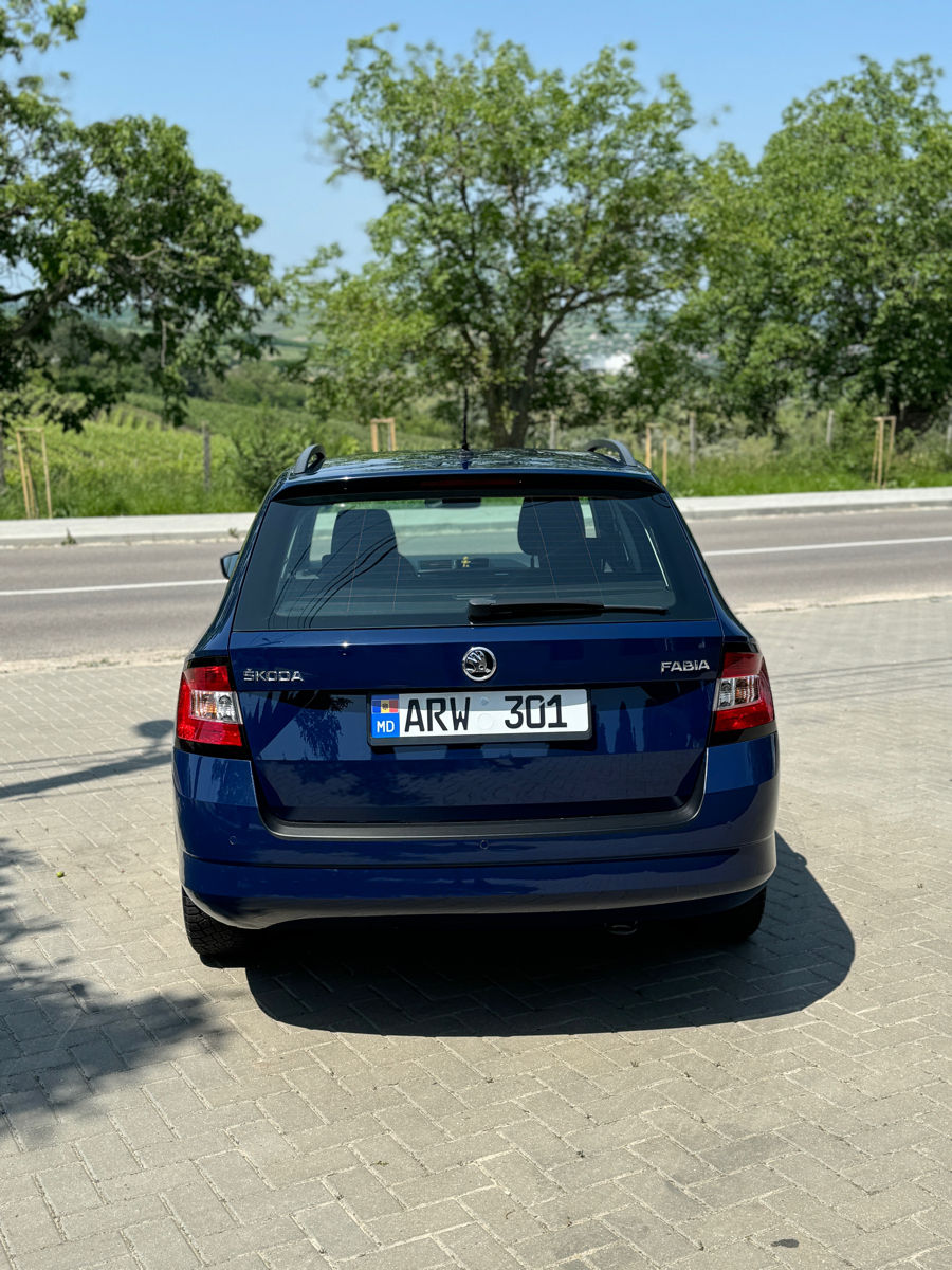 Skoda Fabia фото 9
