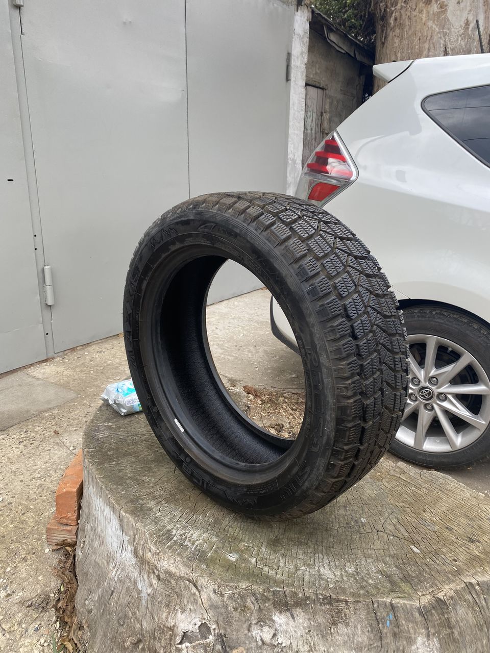 Продам зимние шины Maxxis 225/55 R18 SS-01