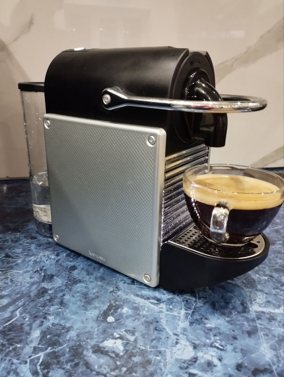 Капсульная кофемашина De'Longhi Nespresso Pixie EN 124.S фото 3