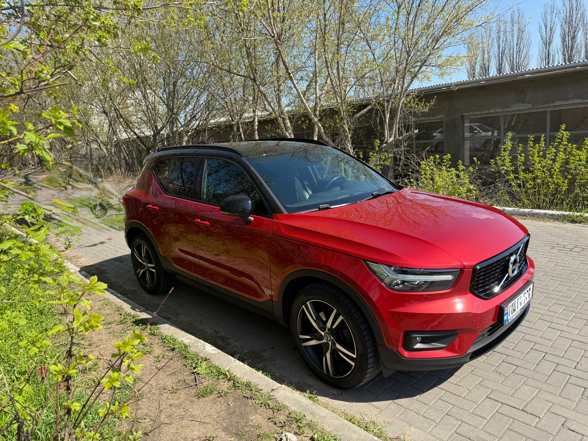Volvo XC40 фото 5
