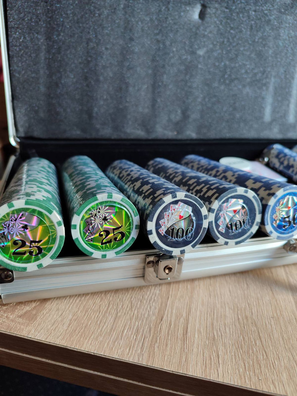 Set de poker покерный набор на 500 фишек в кейсе c номиналом фото 2