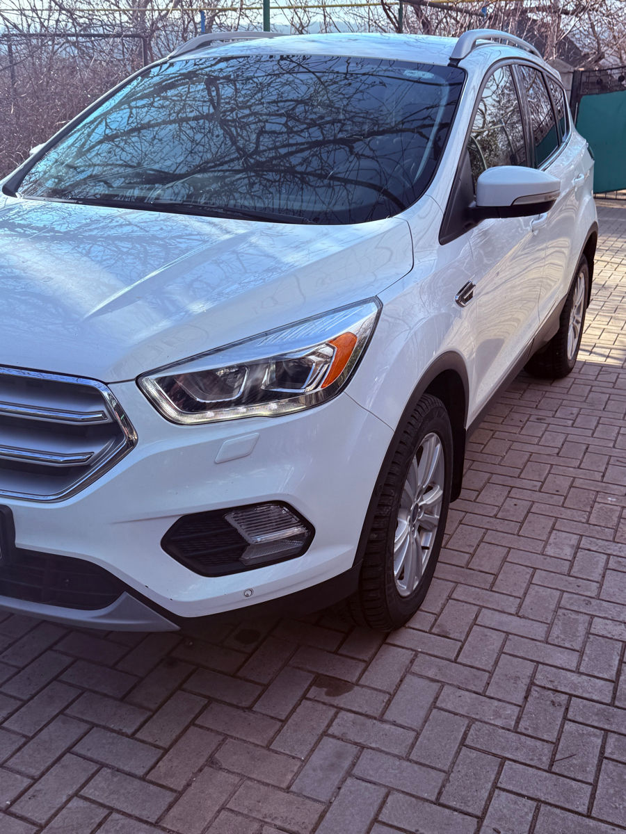 Ford Kuga foto 4