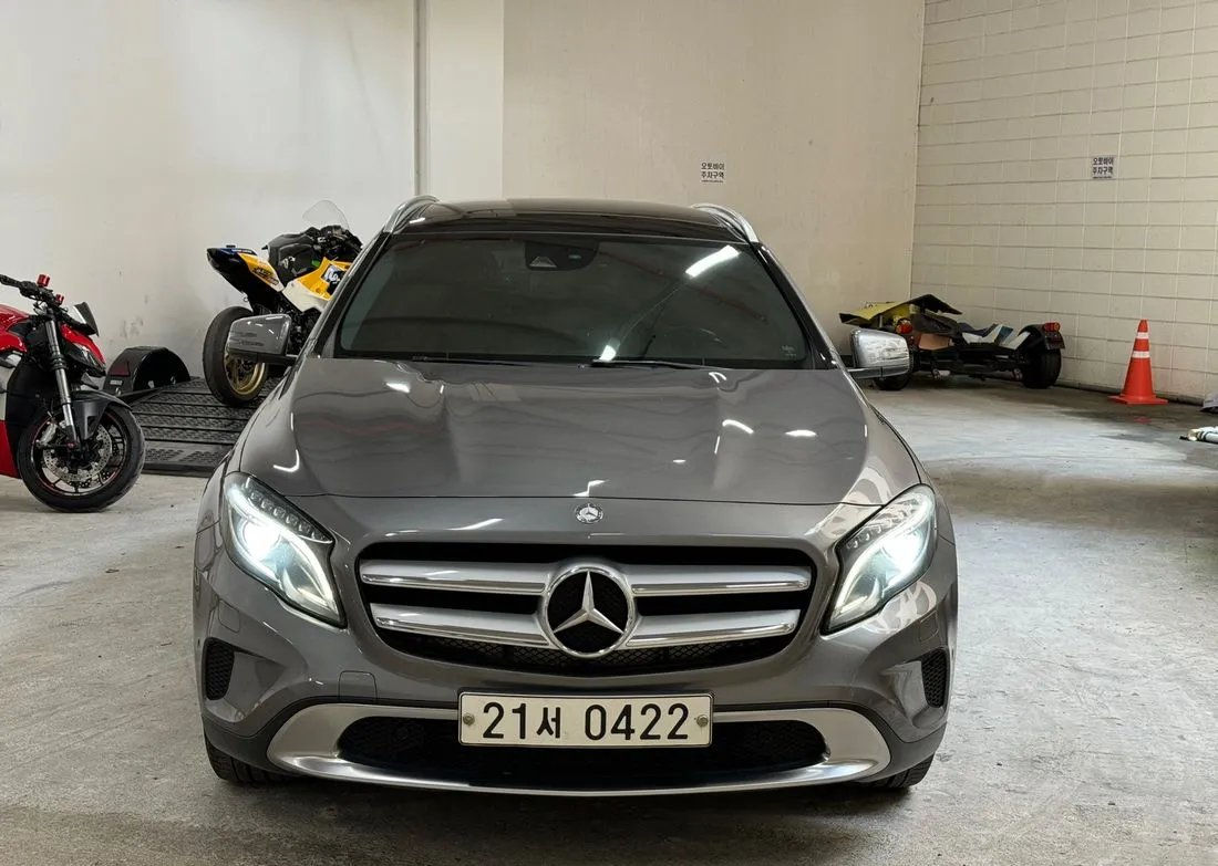 Mercedes GLA foto 2