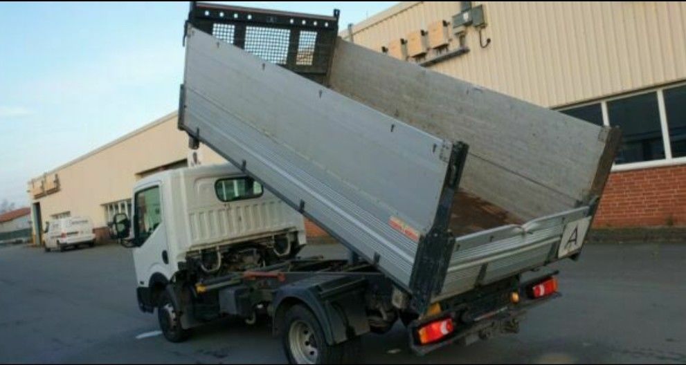 Самосвал вывоз мусора.