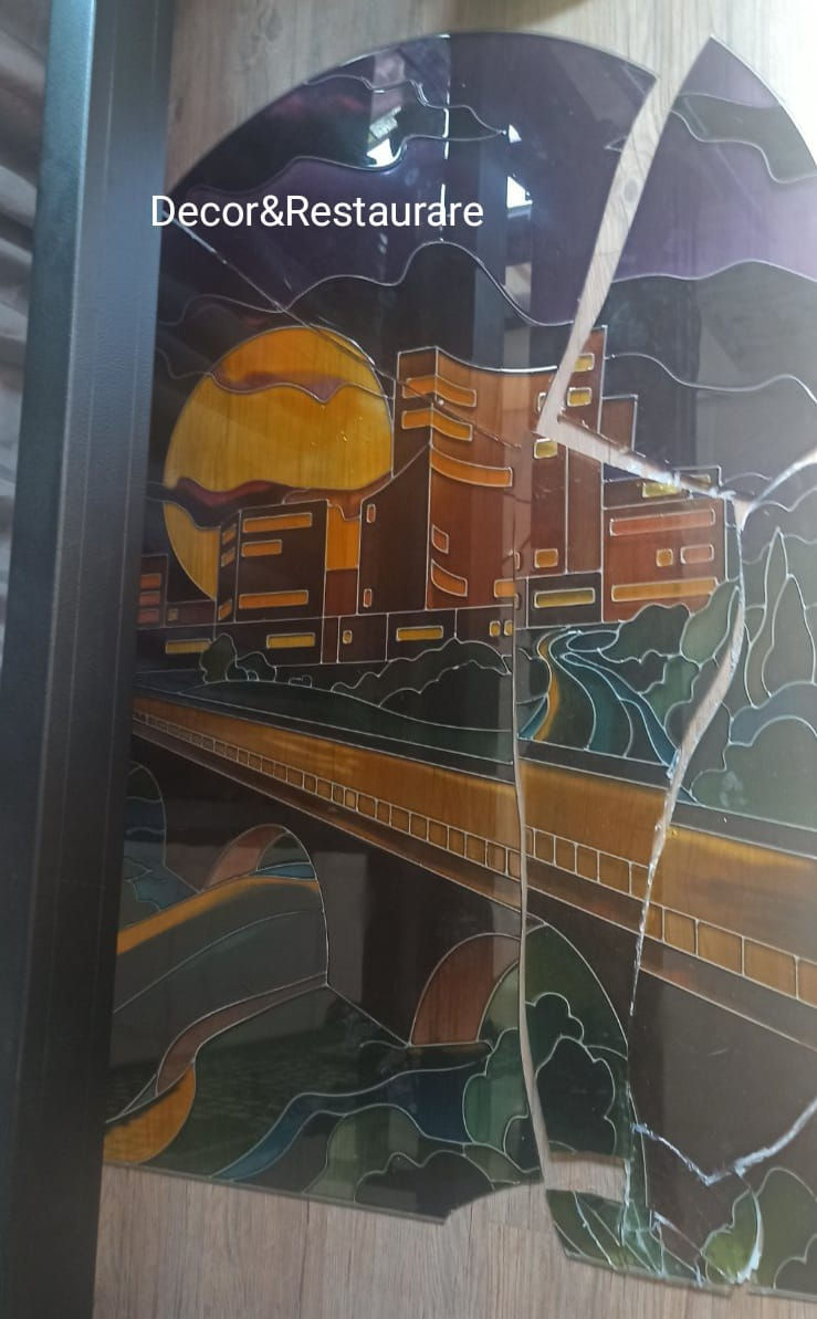Sticla in usi, geamuri si mobila, restaurare vitralii stricate. foto 4