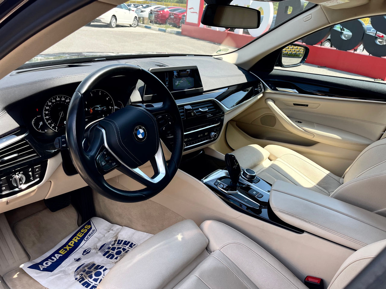 BMW 5 Series foto 10