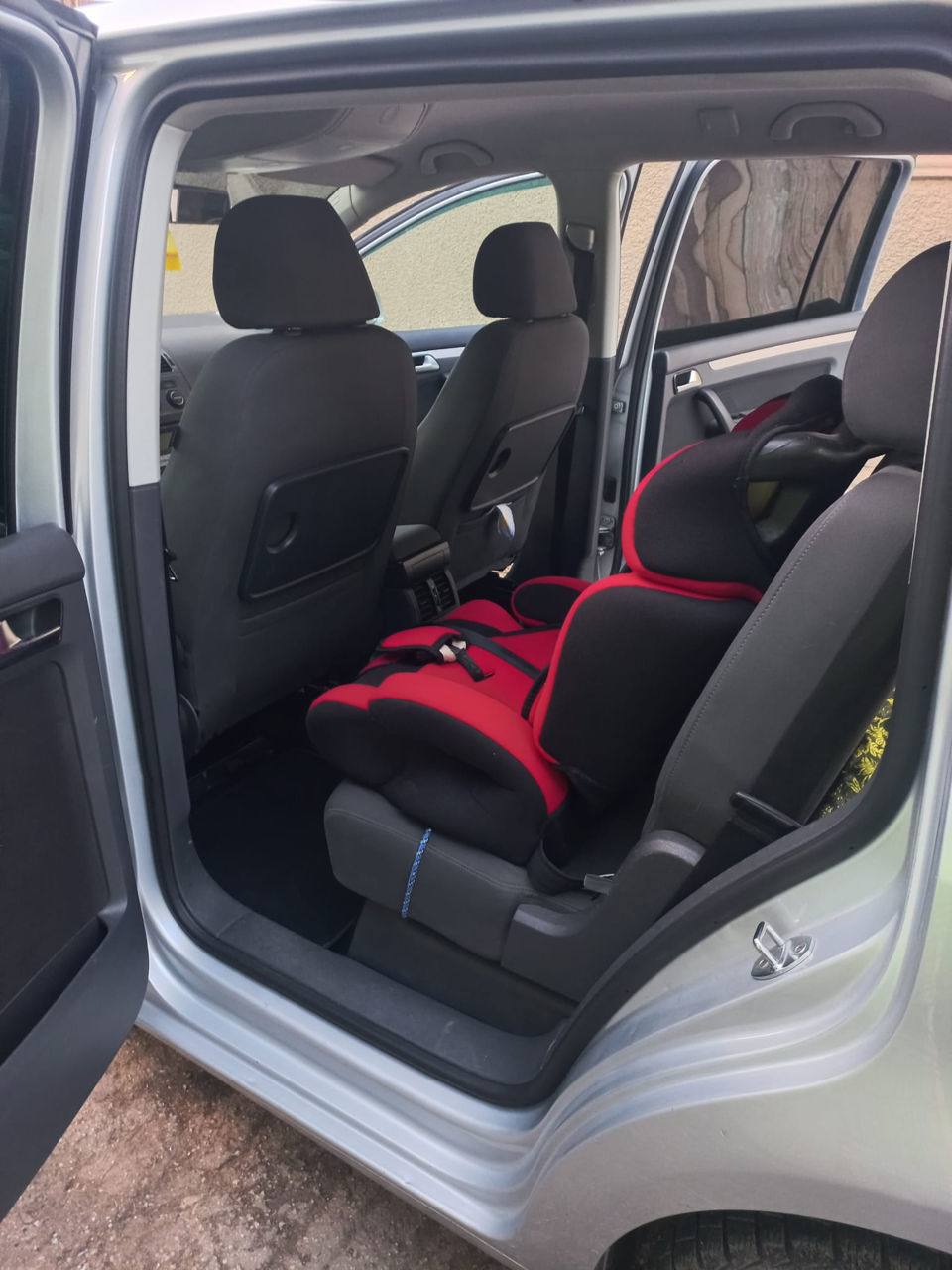 Volkswagen Touran foto 4