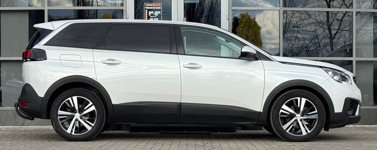 Peugeot 5008 — fotografia 5