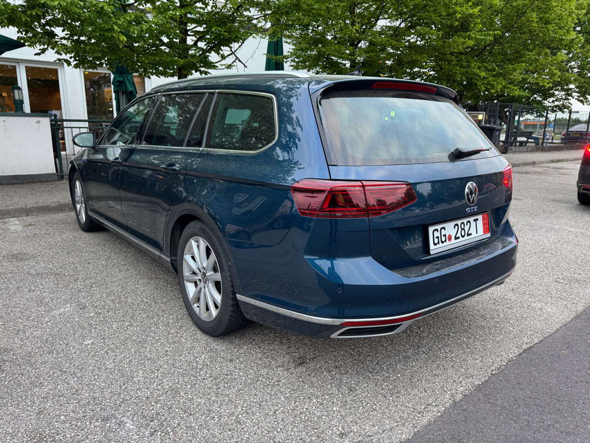 Volkswagen Passat foto 2