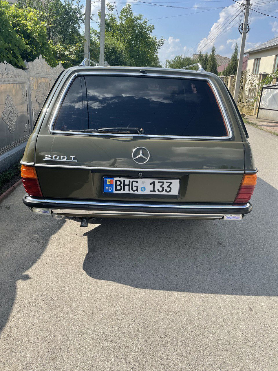 Mercedes Series (W123) foto 4