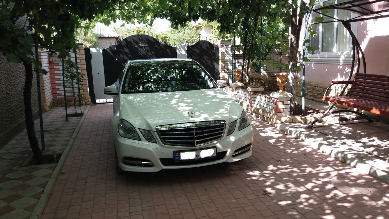 Mercedes E-Class foto 1