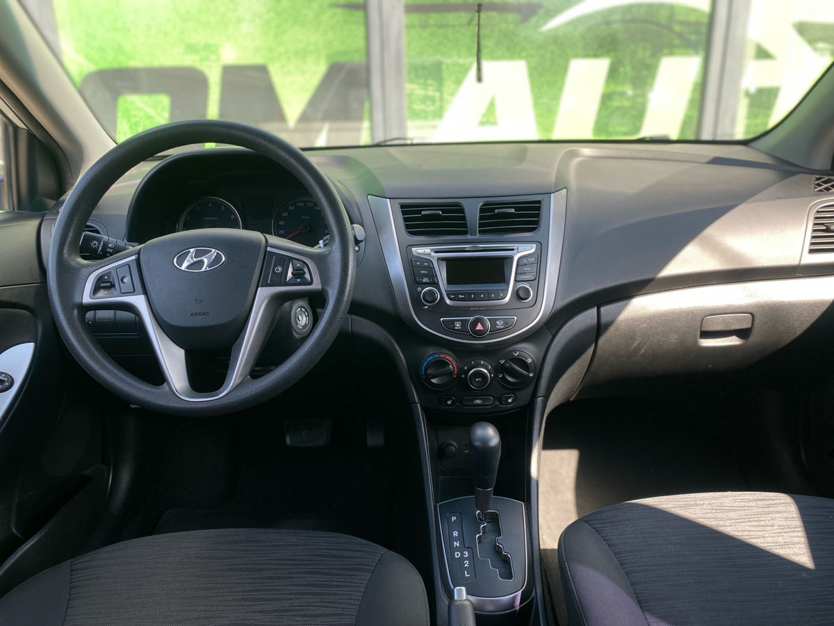 Hyundai Solaris foto 9
