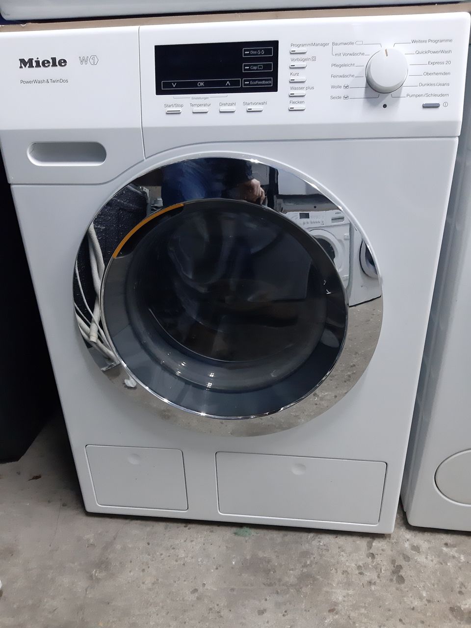 Как новая стирака Miele на 8кг с автоматическим дозатором порошка после ...